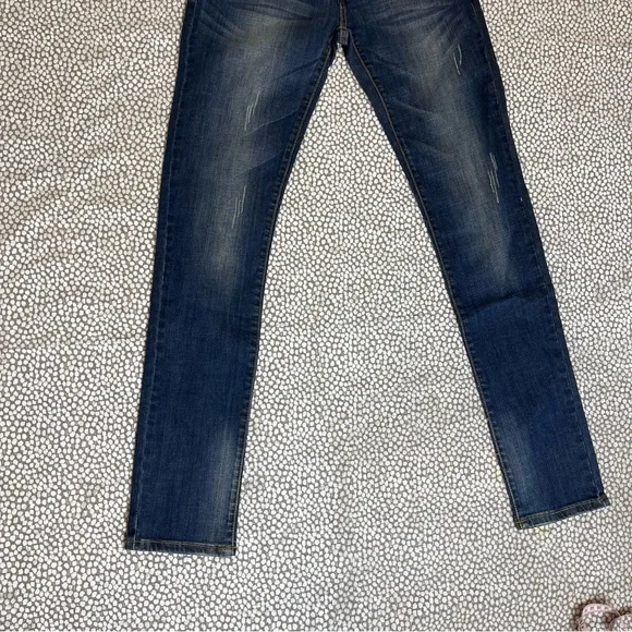 Medium Blue Skinny Jeans W/ Pink Stitching design Size 9 - Picture 4 of 9